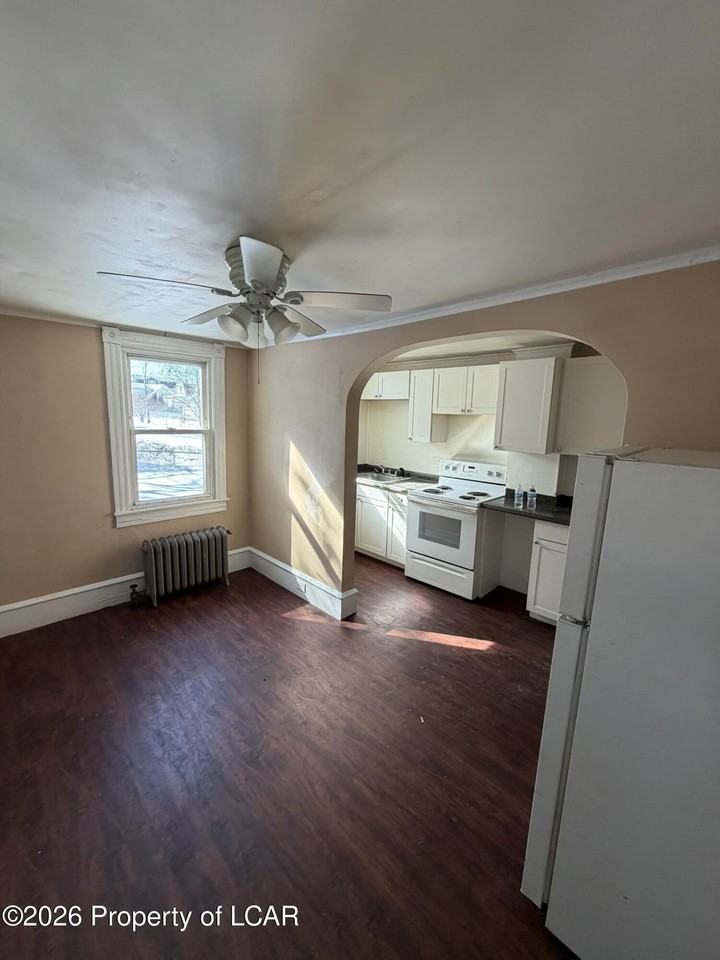 40 Almond St - Photo 3 of 13