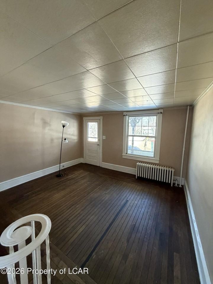 40 Almond St - Photo 5 of 13