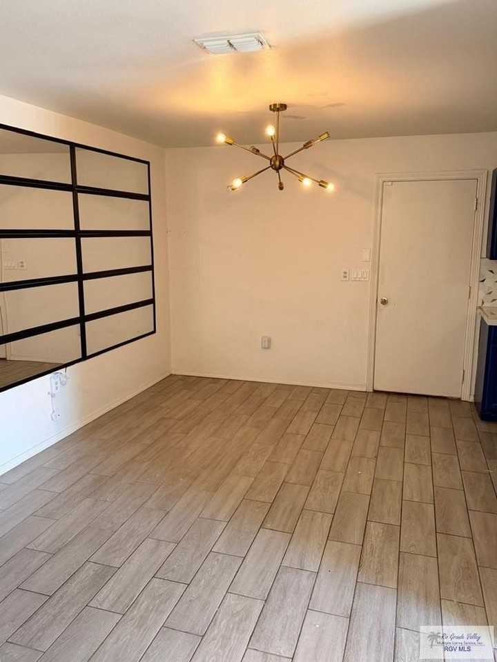 2186 Athens St - Photo 2 of 11