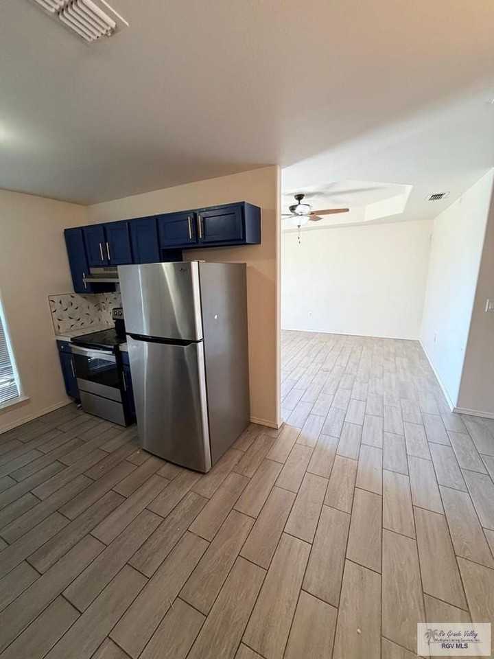 2186 Athens St - Photo 3 of 11