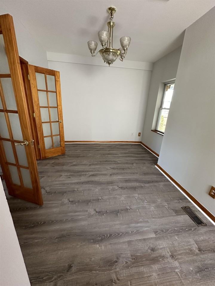 32 Lewis Ave #1 - Photo 5 of 7