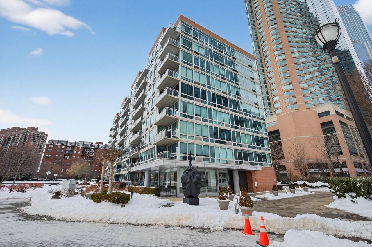 25 Hudson St #709 - Photo 2 of 23