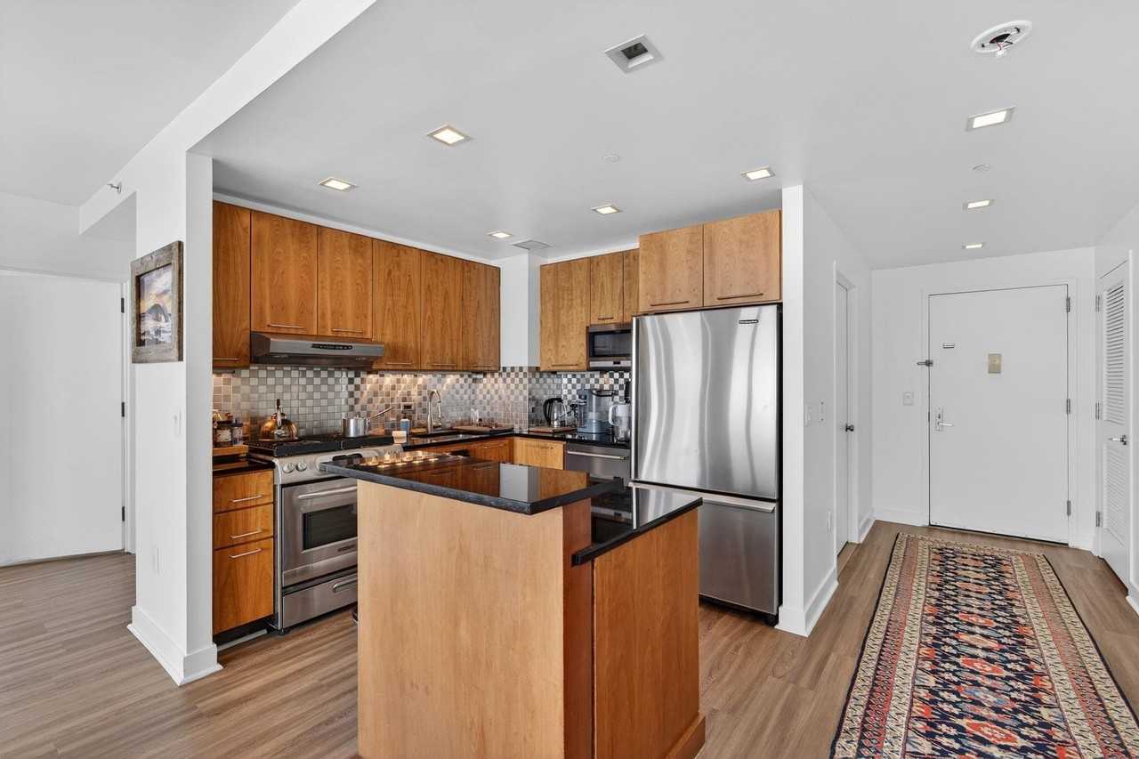 25 Hudson St #709 - Photo 4 of 23