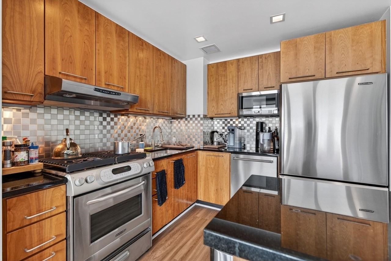 25 Hudson St #709 - Photo 5 of 23