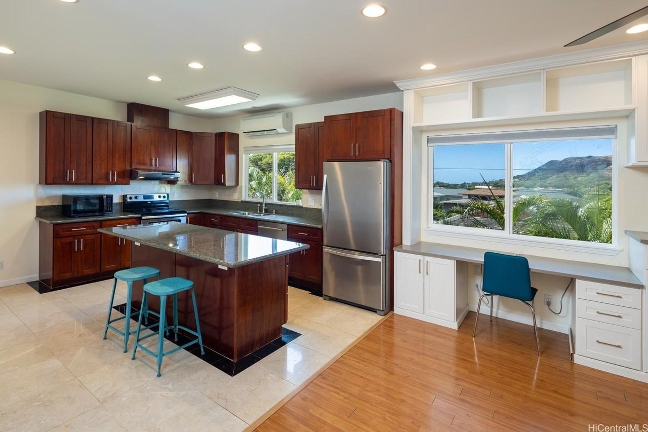 841 20th Ave - Photo 4 of 17