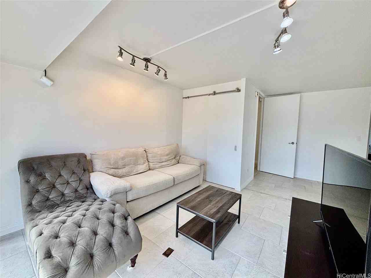 1750 Kalakaua Ave Apt 2704 #2704 - Photo 7 of 23