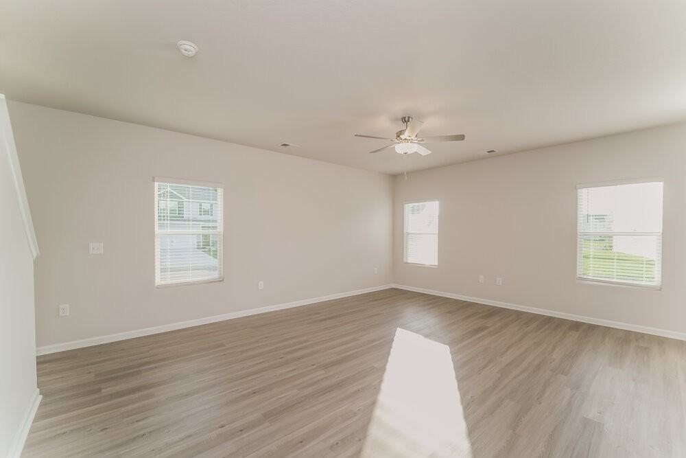 8005 Moose Creek Dr - Photo 5 of 17