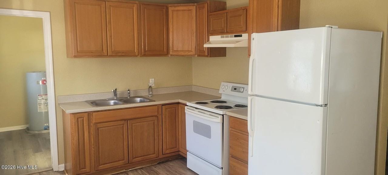 415 Bell St - Photo 3 of 8