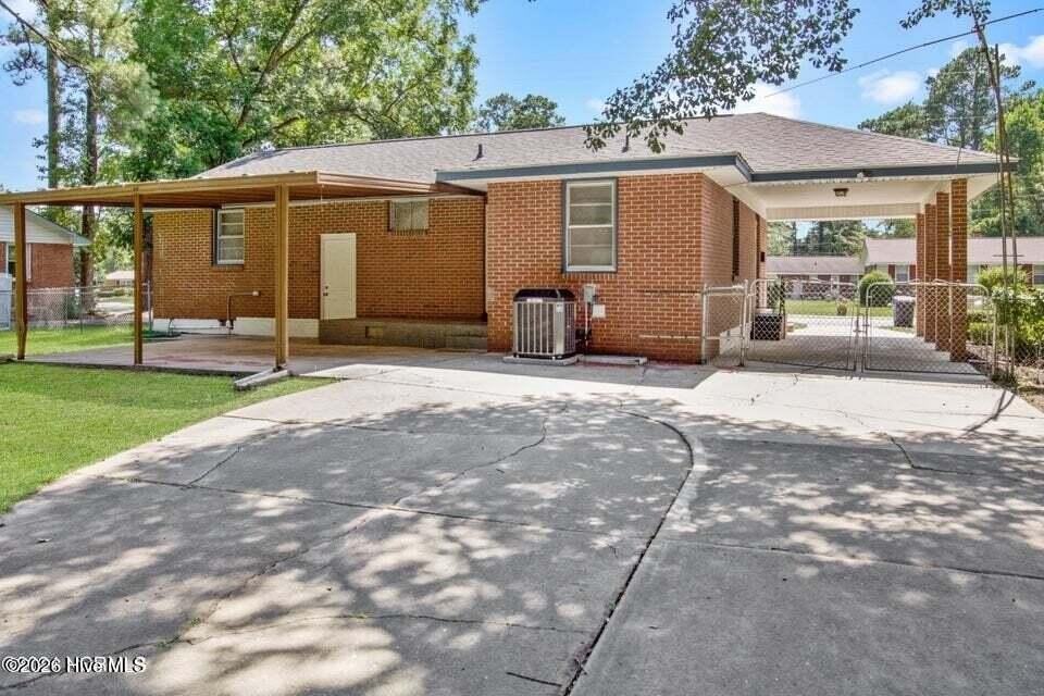 131 Cole Dr - Photo 4 of 24