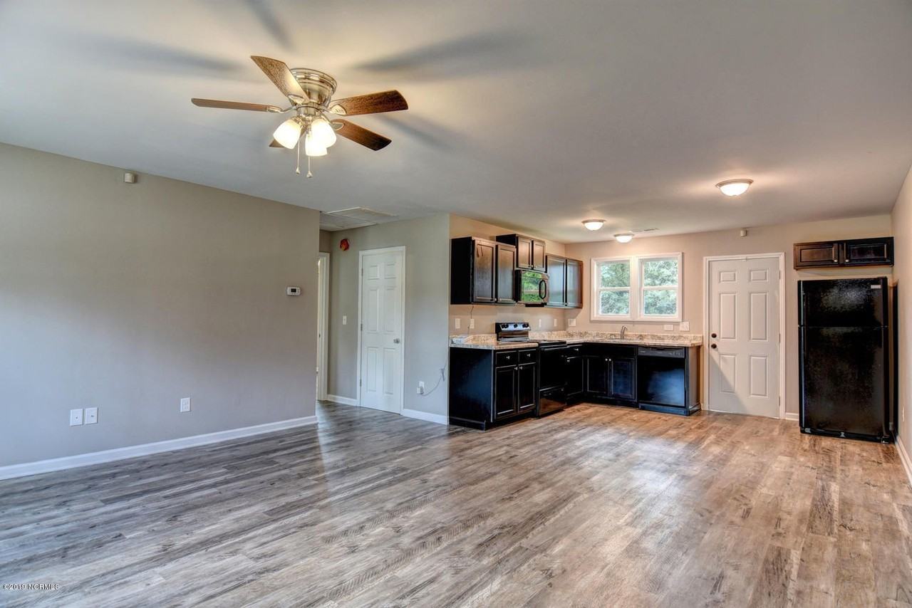 226 York St - Photo 4 of 18