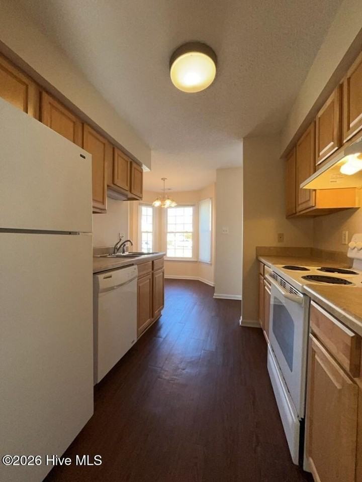 2119 Rolling Ridge Dr - Photo 6 of 17