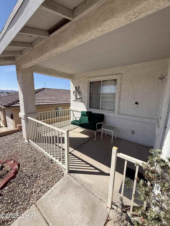 2341 Rainbow Ave N - Photo 2 of 15