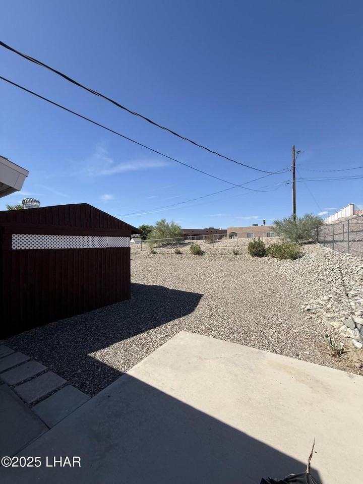 2341 Rainbow Ave N - Photo 4 of 15