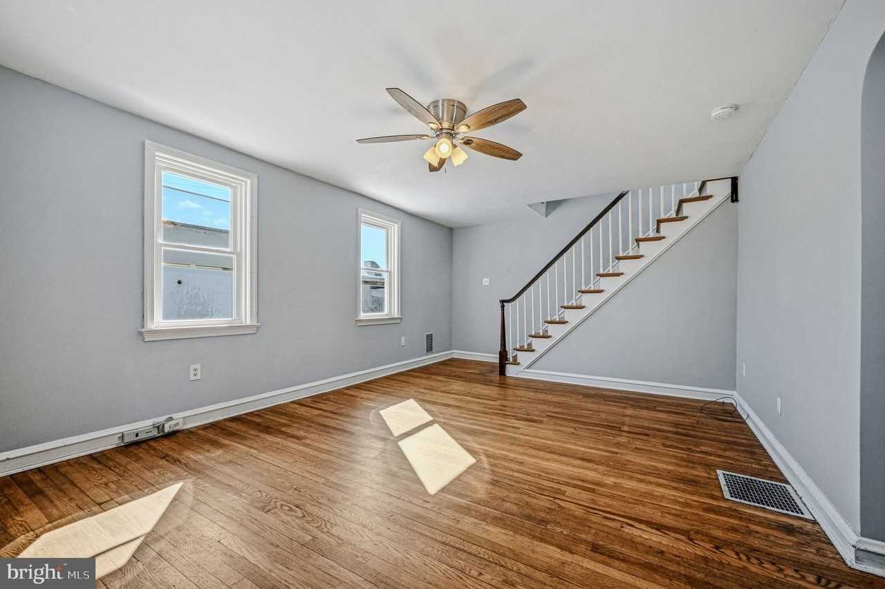 816 Washington St - Photo 3 of 17