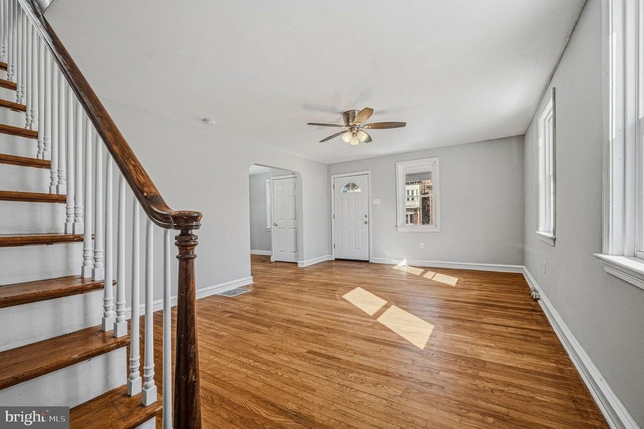 816 Washington St - Photo 4 of 17