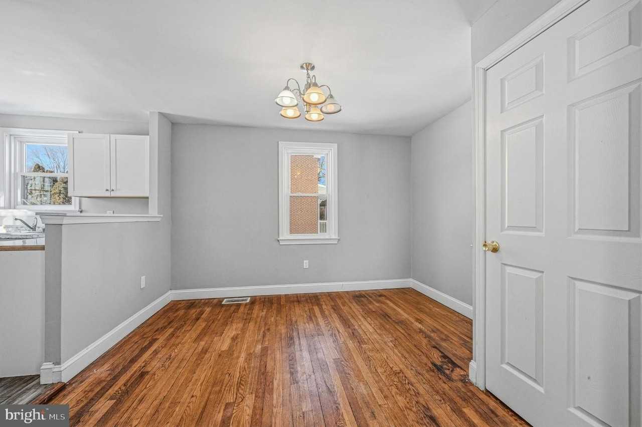 816 Washington St - Photo 5 of 17