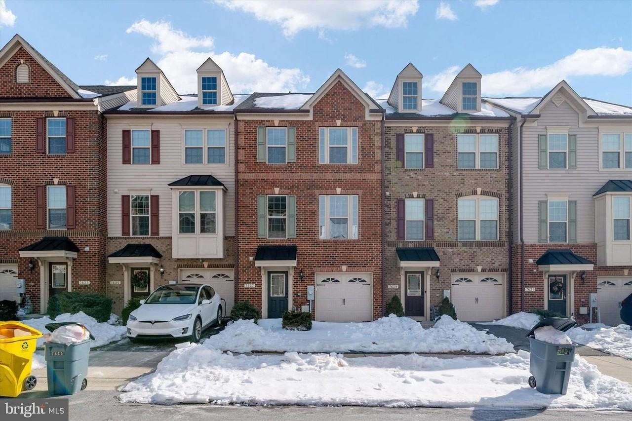 7627 Hamilton Xing - Photo 2 of 34