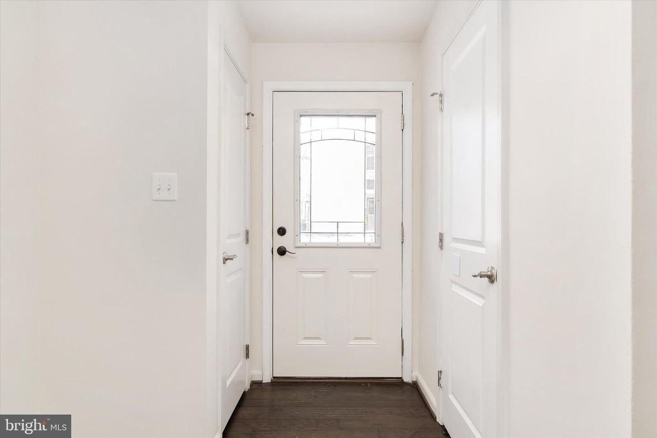 7627 Hamilton Xing - Photo 3 of 34