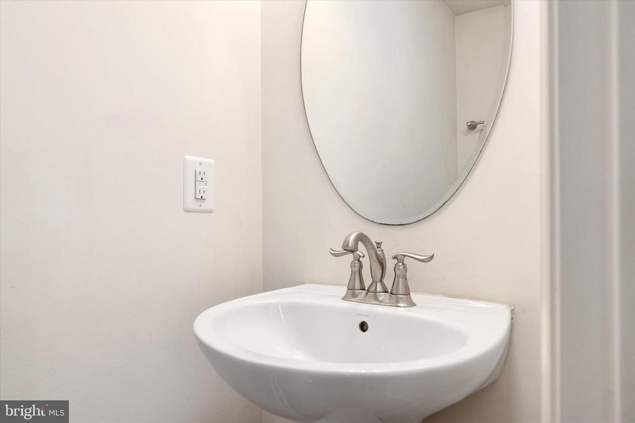 7627 Hamilton Xing - Photo 7 of 34