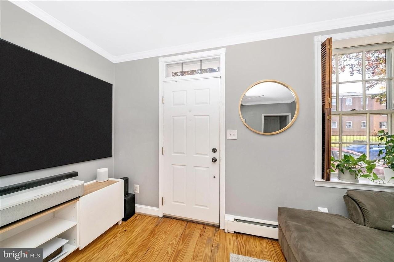 313 N Market St - Photo 3 of 40