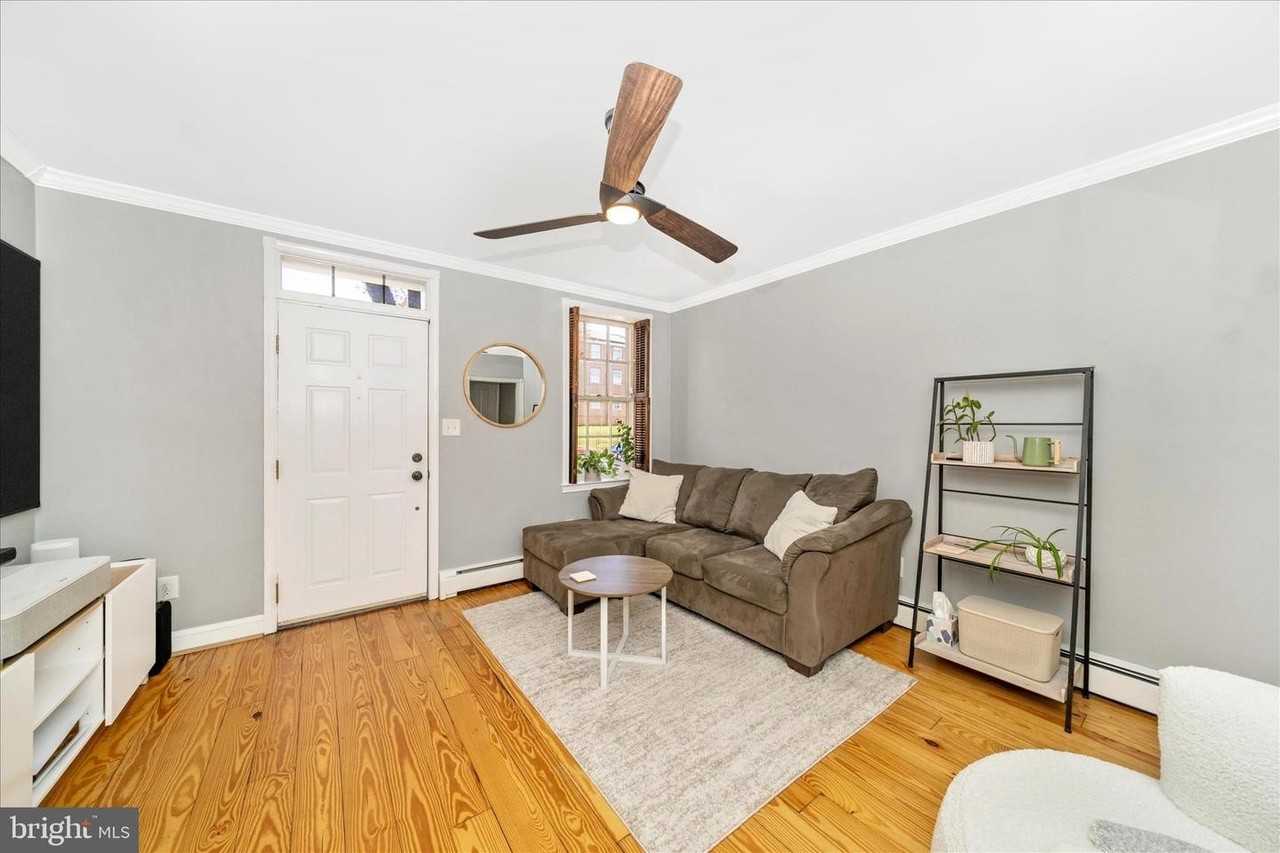 313 N Market St - Photo 5 of 40