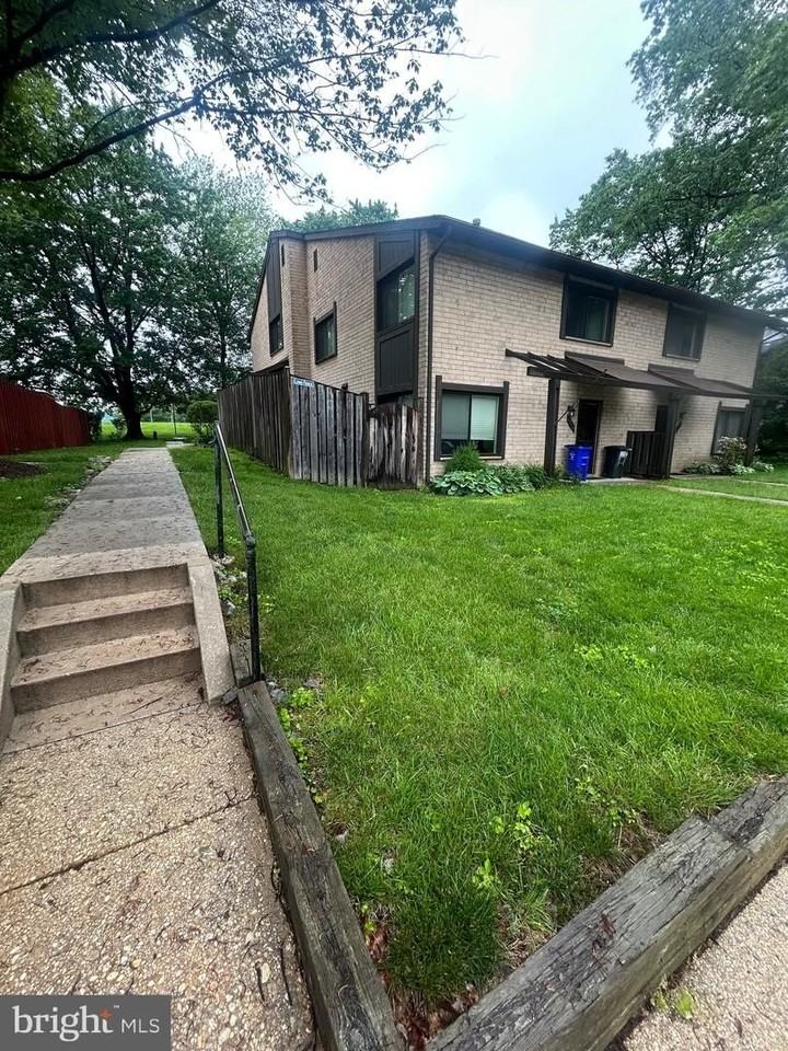 9574 Standon Pl - Photo 2 of 32