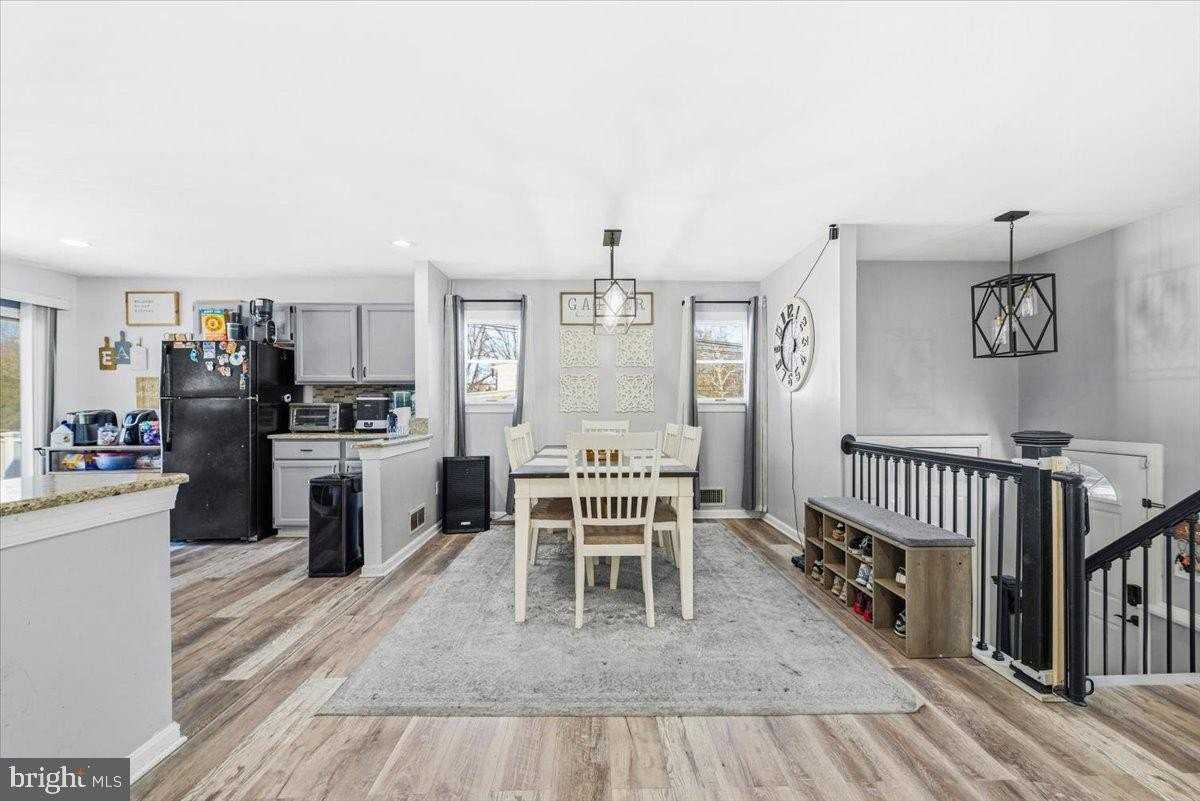 15610 Bounds Ave - Photo 7 of 28