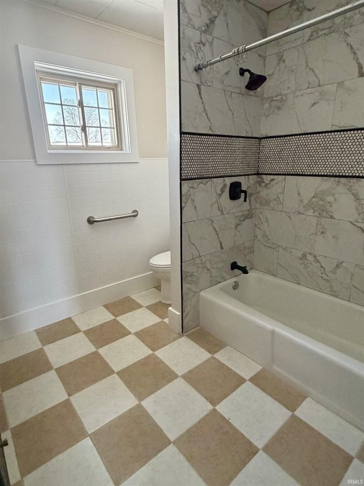 921 S Washington St - Photo 5 of 13