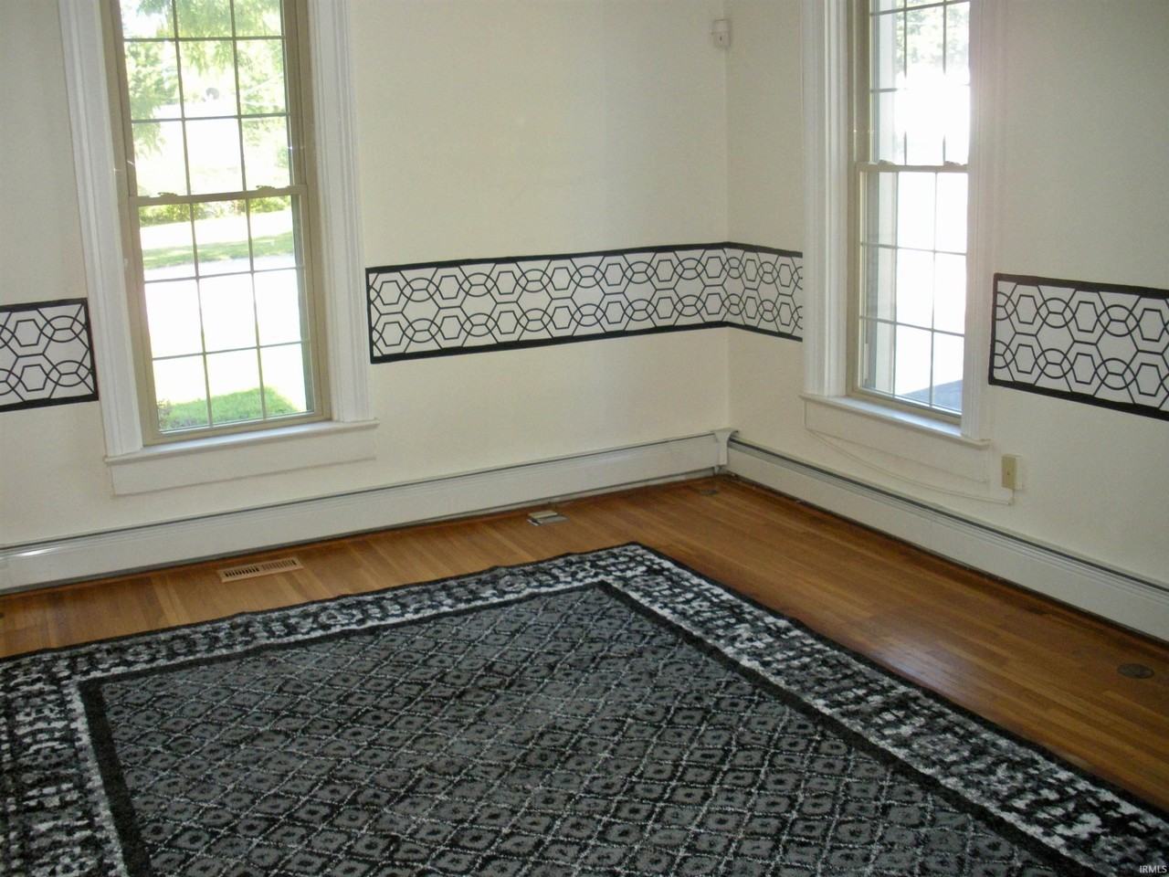 921 S Washington St - Photo 6 of 13