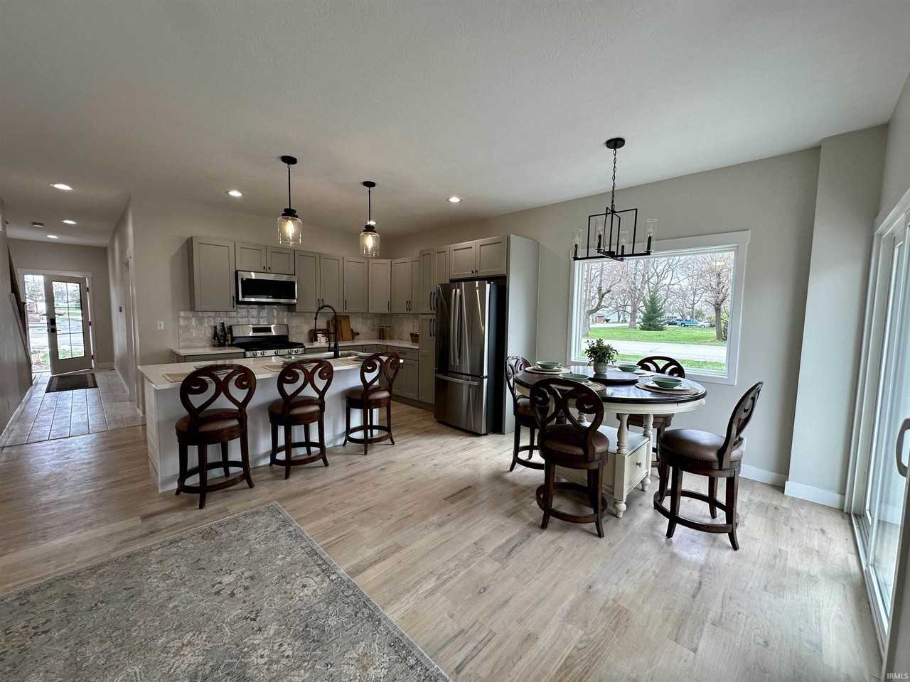 115 E Vine St - Photo 7 of 24