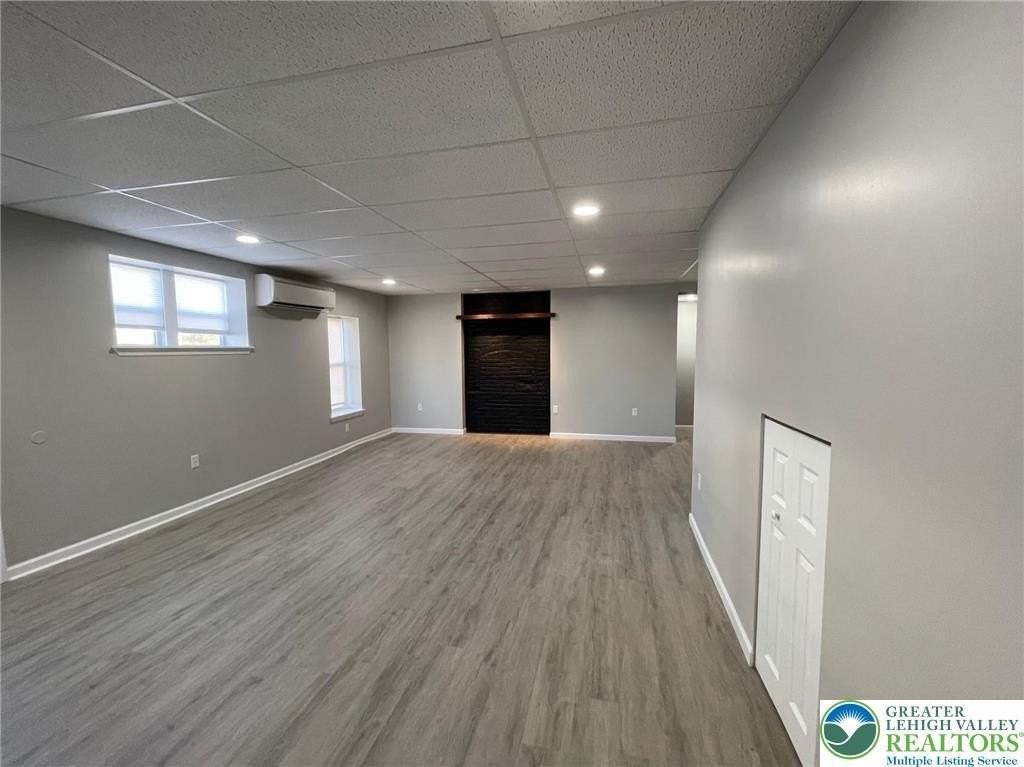 637 Washington Ave Apt 3 #3 - Photo 4 of 18