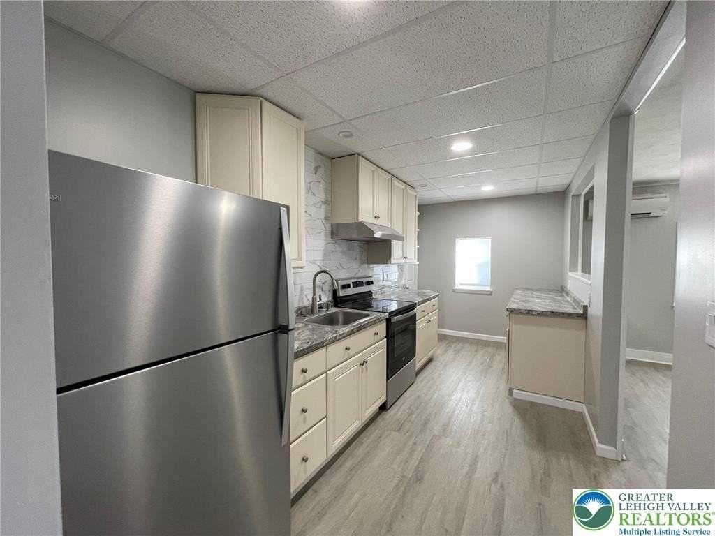 637 Washington Ave Apt 3 #3 - Photo 7 of 18