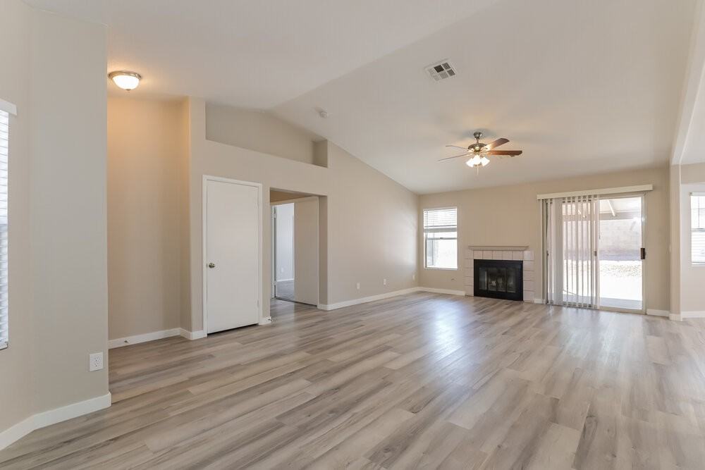 909 Dodge St - Photo 5 of 16