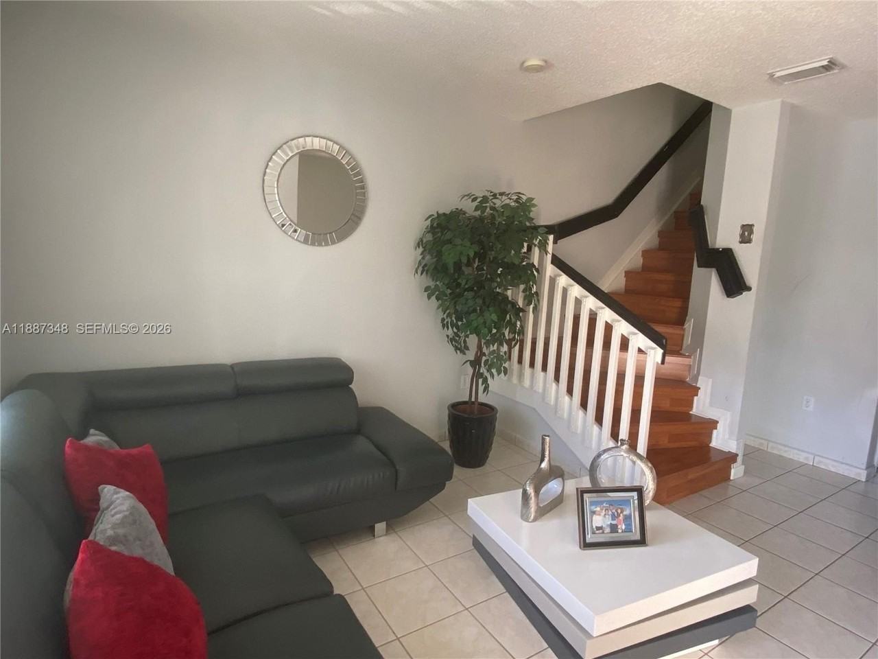 6256 Sw 139th Ave - Photo 4 of 30