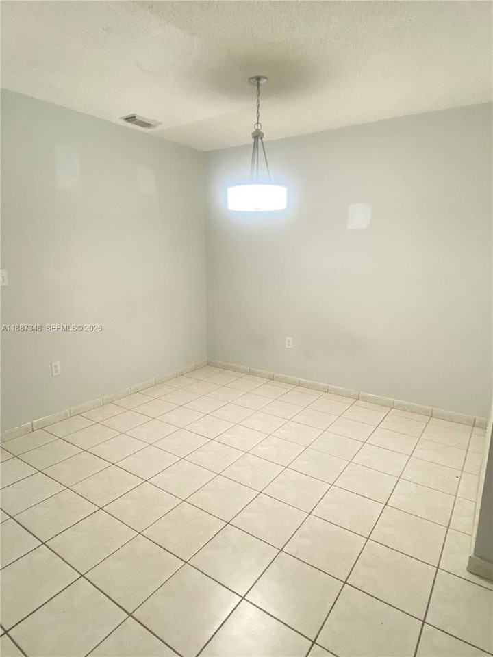 6256 Sw 139th Ave - Photo 6 of 30