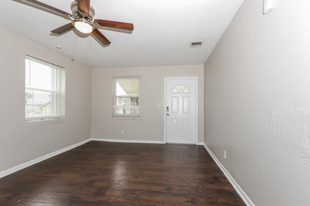 849 W 5th St - Photo 5 of 16