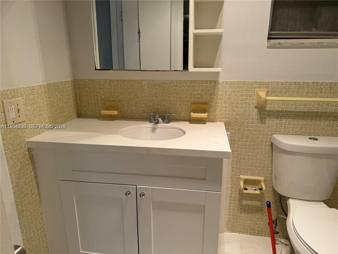 2800 Ne 203rd St #6 - Photo 4 of 17