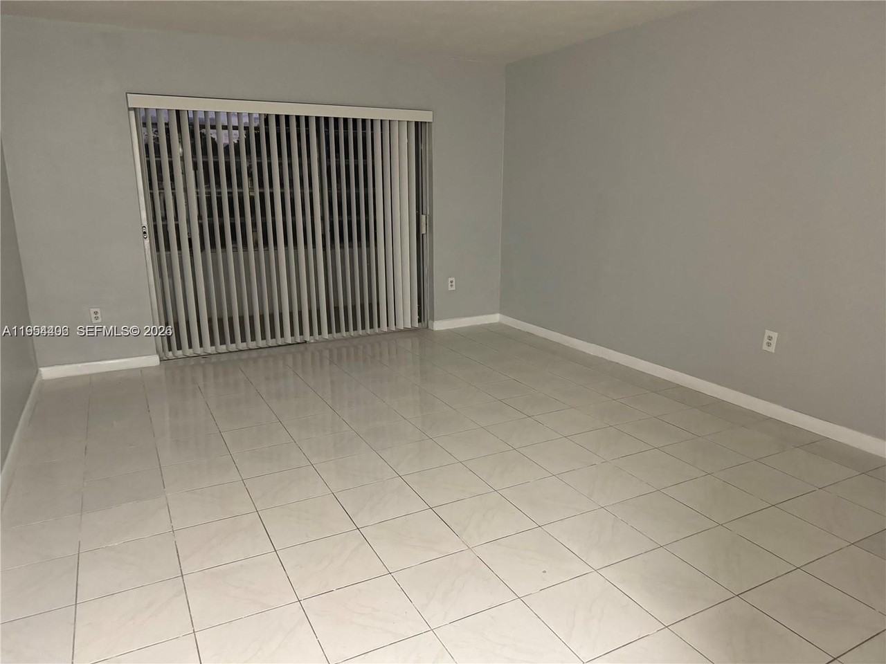 2800 Ne 203rd St #6 - Photo 6 of 17