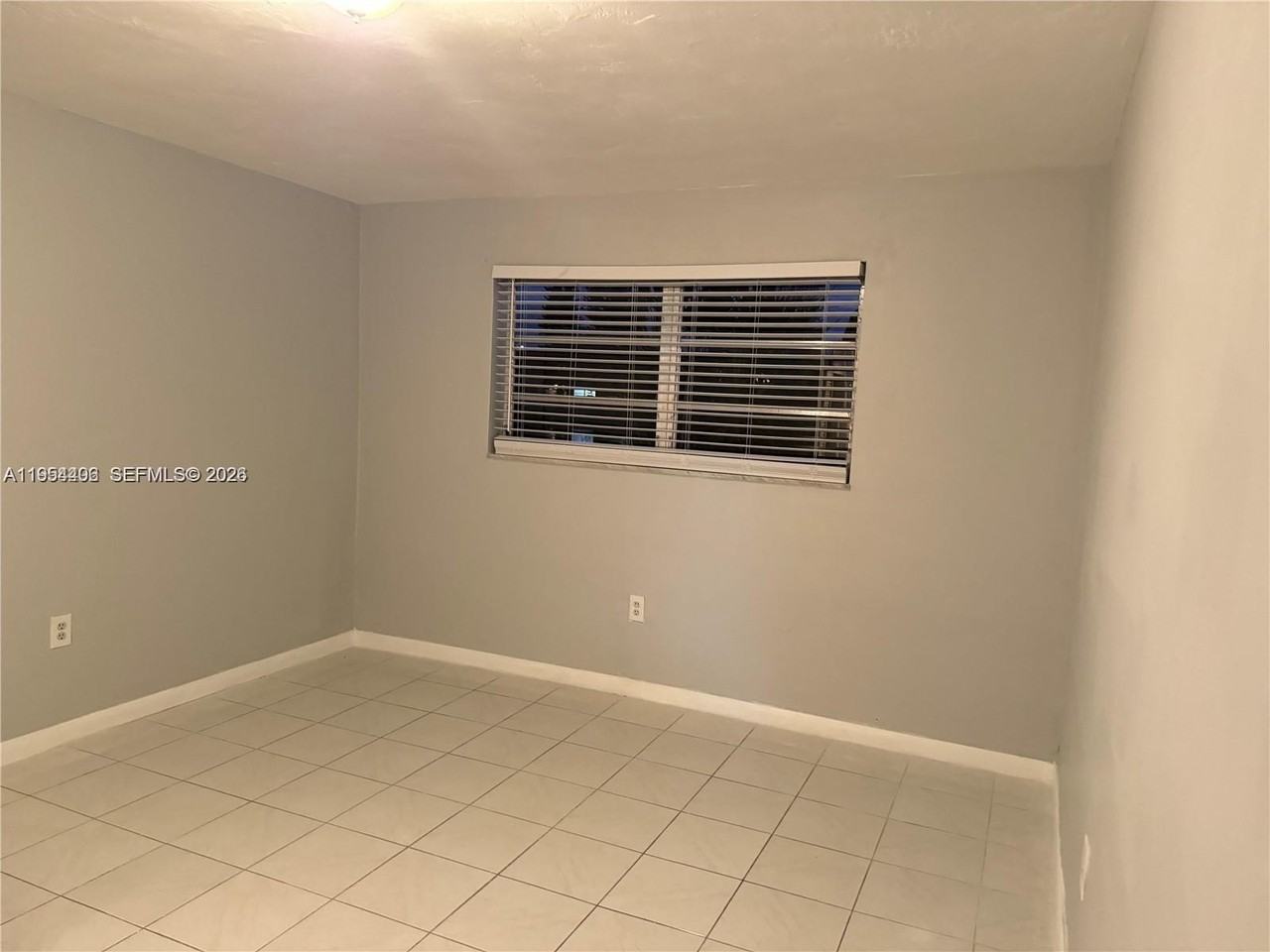 2800 Ne 203rd St #6 - Photo 7 of 17