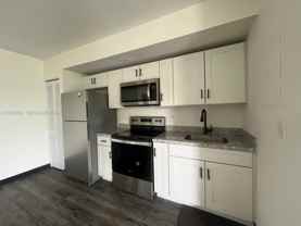 467 Nw 8th St #14 - Photo 1 of 1