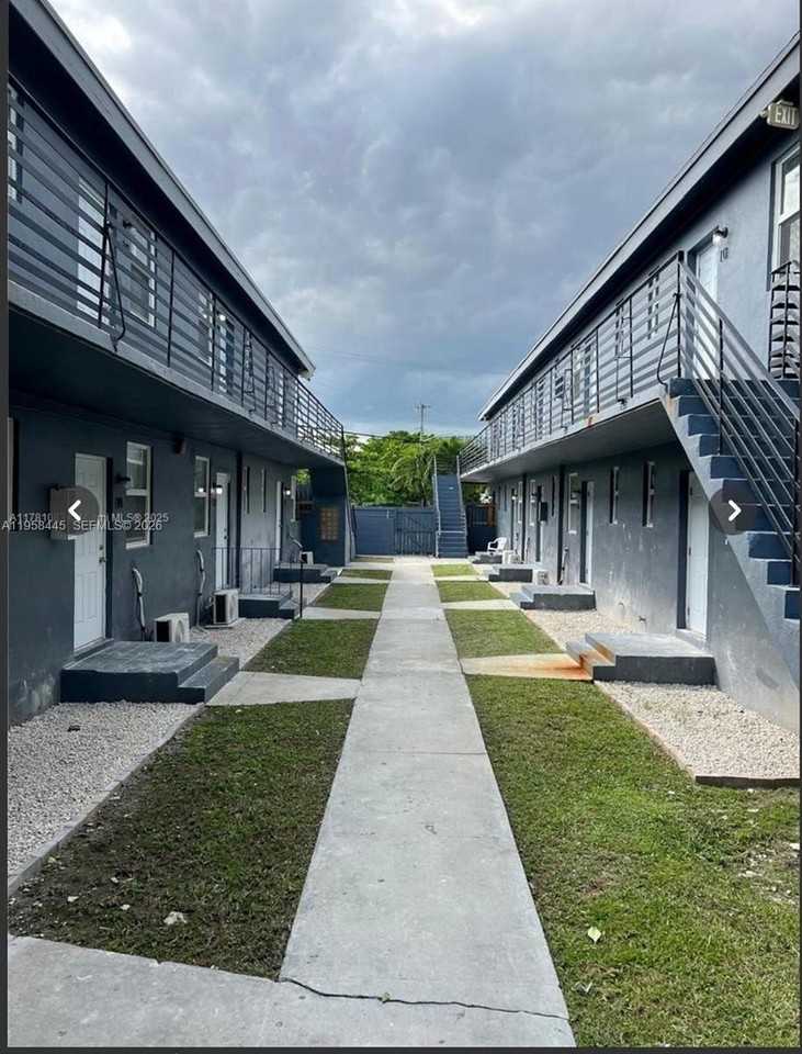 1191 Nw 8th Street Rd #07 - Photo 2 of 9