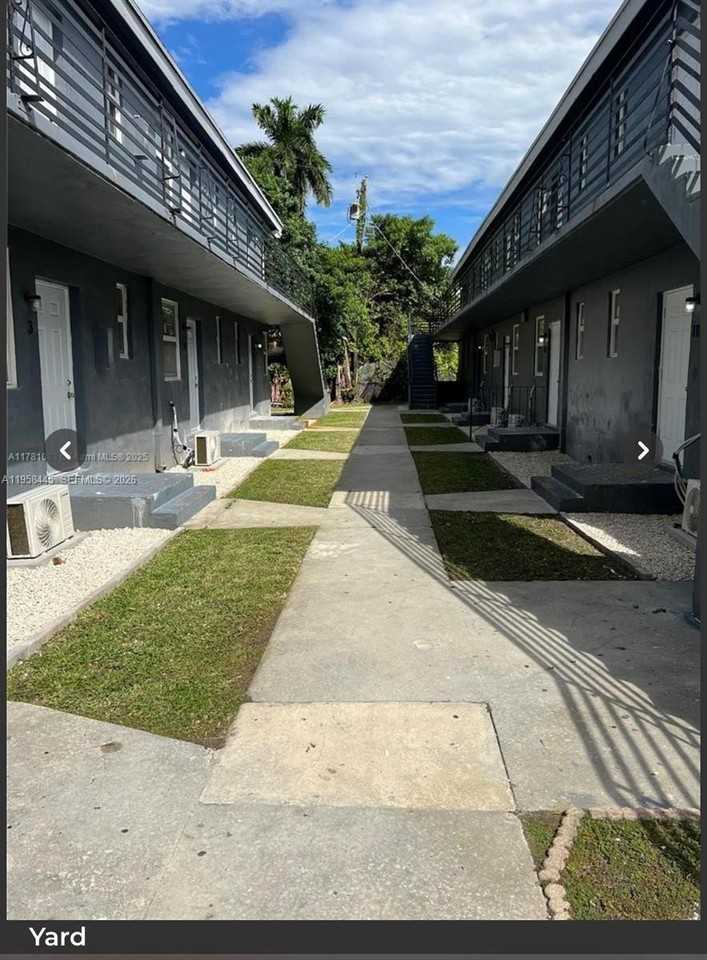 1191 Nw 8th Street Rd #07 - Photo 3 of 9