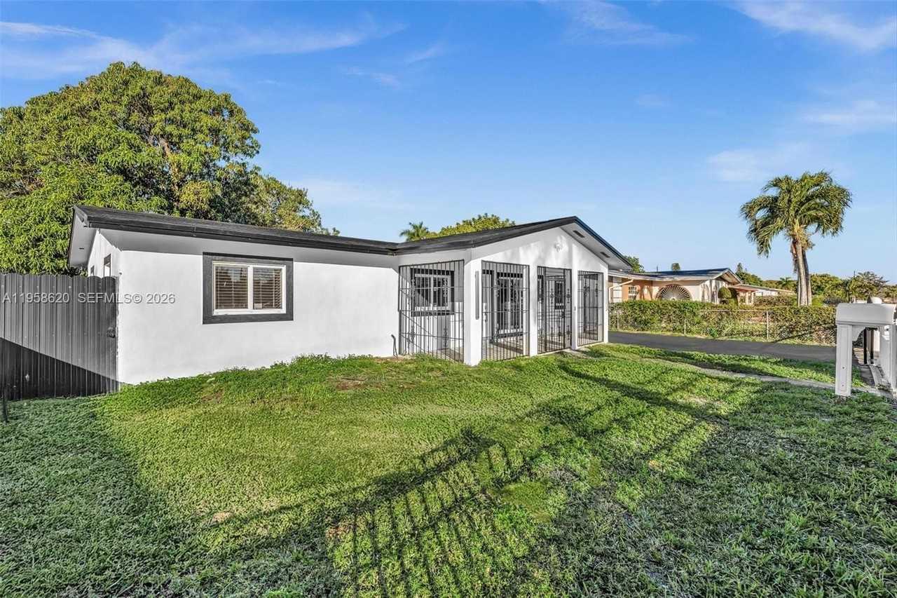 560 N Perviz Ave - Photo 4 of 40