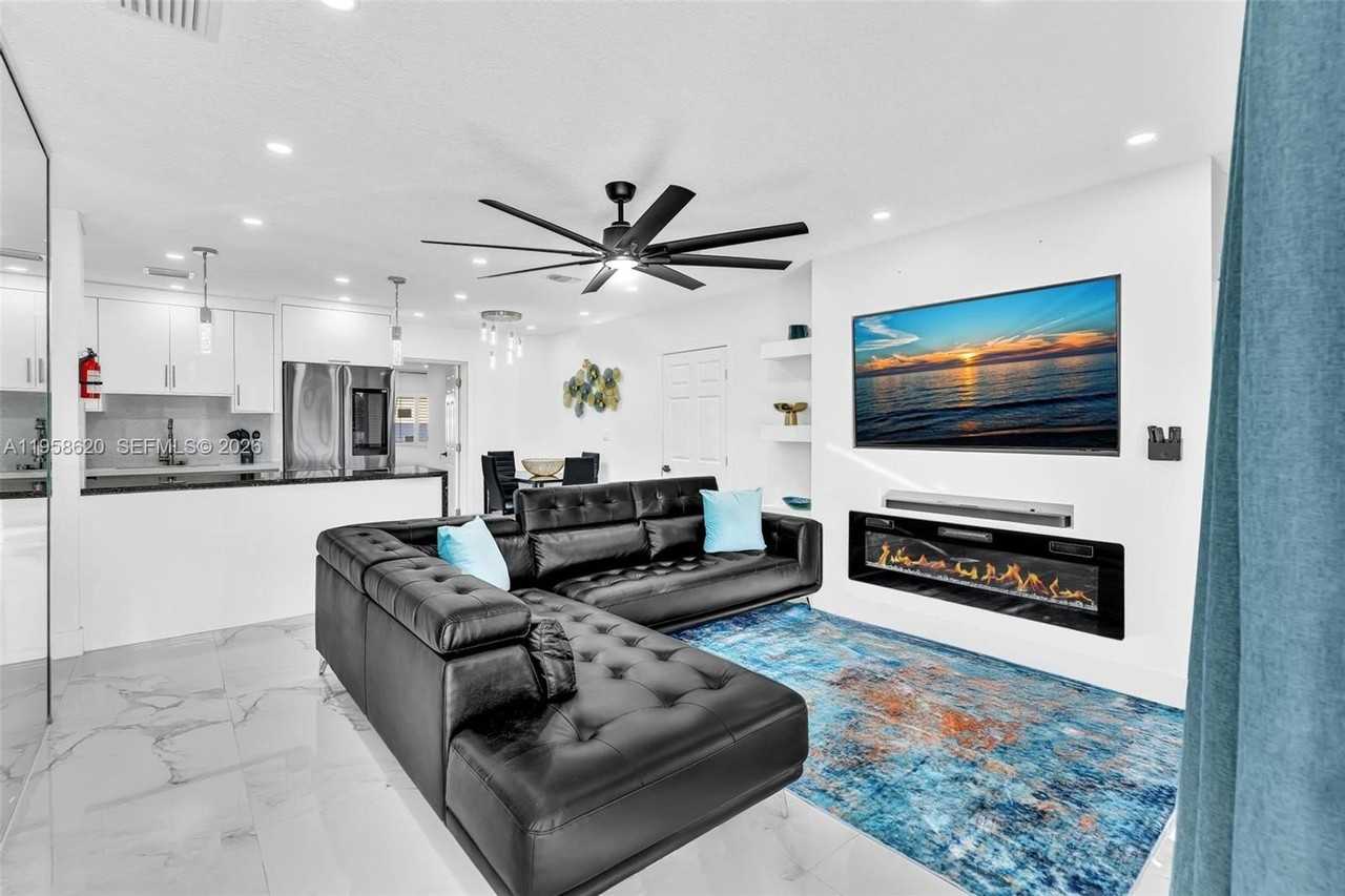 560 N Perviz Ave - Photo 7 of 40