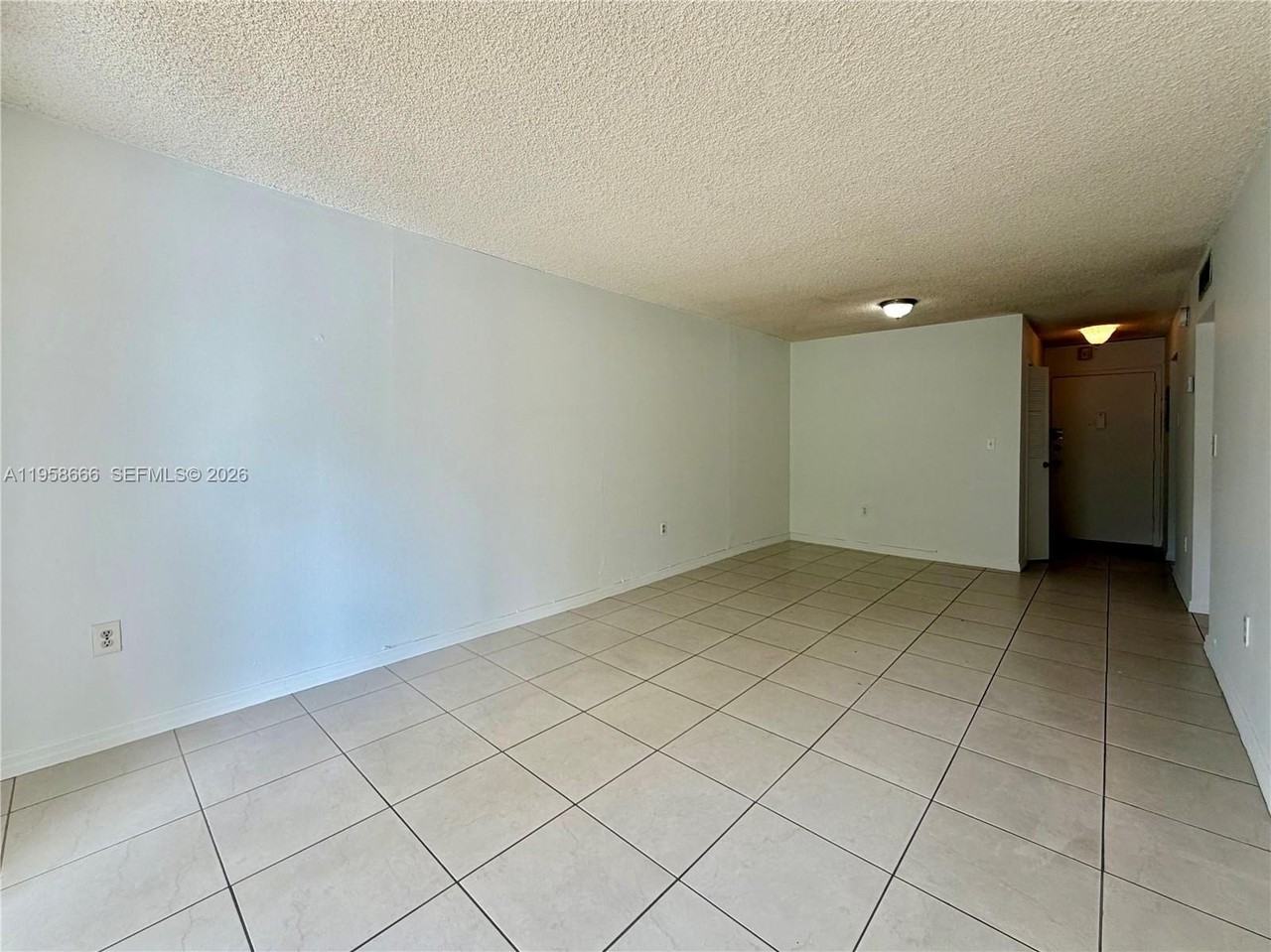 901 Sw 37th Ave #25 - Photo 3 of 10