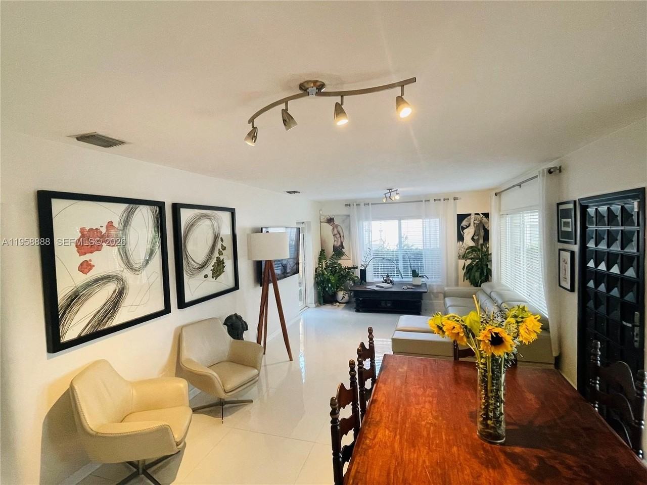 759 Ne 87th St - Photo 3 of 19