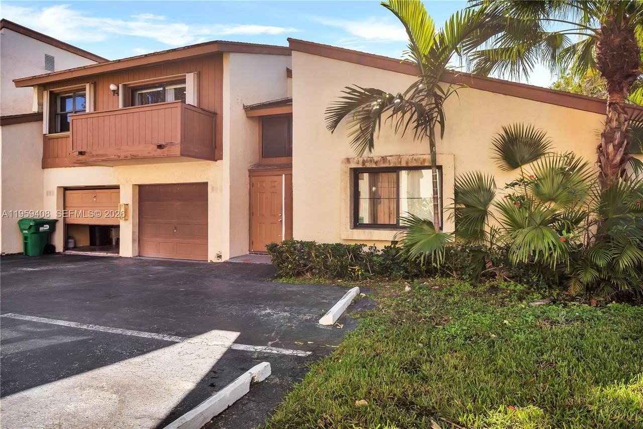 10639 Sw 113th Pl #79D - Photo 2 of 35