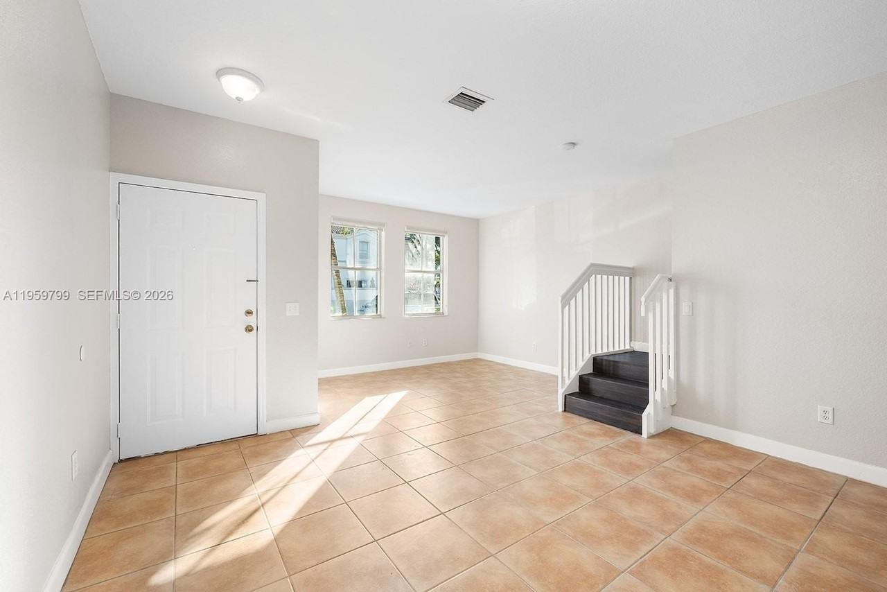 3952 Sw 157th Ave #221 - Photo 5 of 43