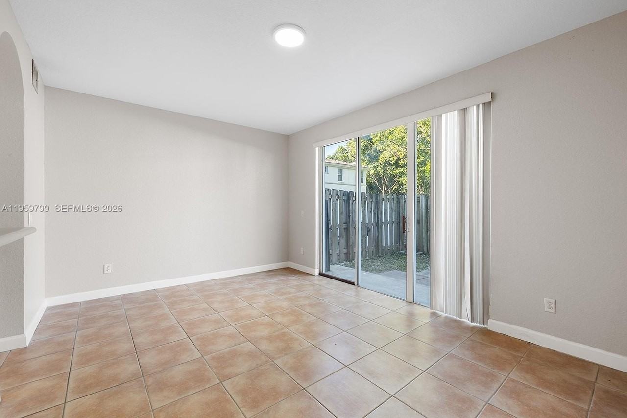 3952 Sw 157th Ave #221 - Photo 7 of 43