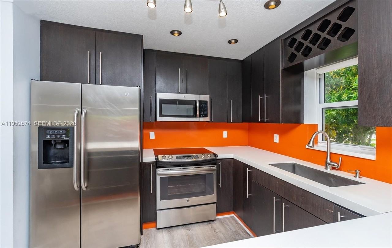 1300 71st St - Photo 3 of 17